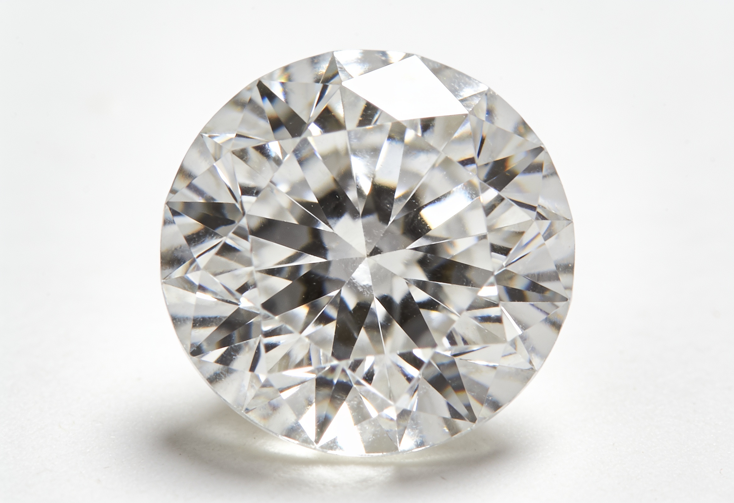 Diamond Colour Scale: D to Z Grades & Best Value 1 Icy colourless D grade round brilliant diamond